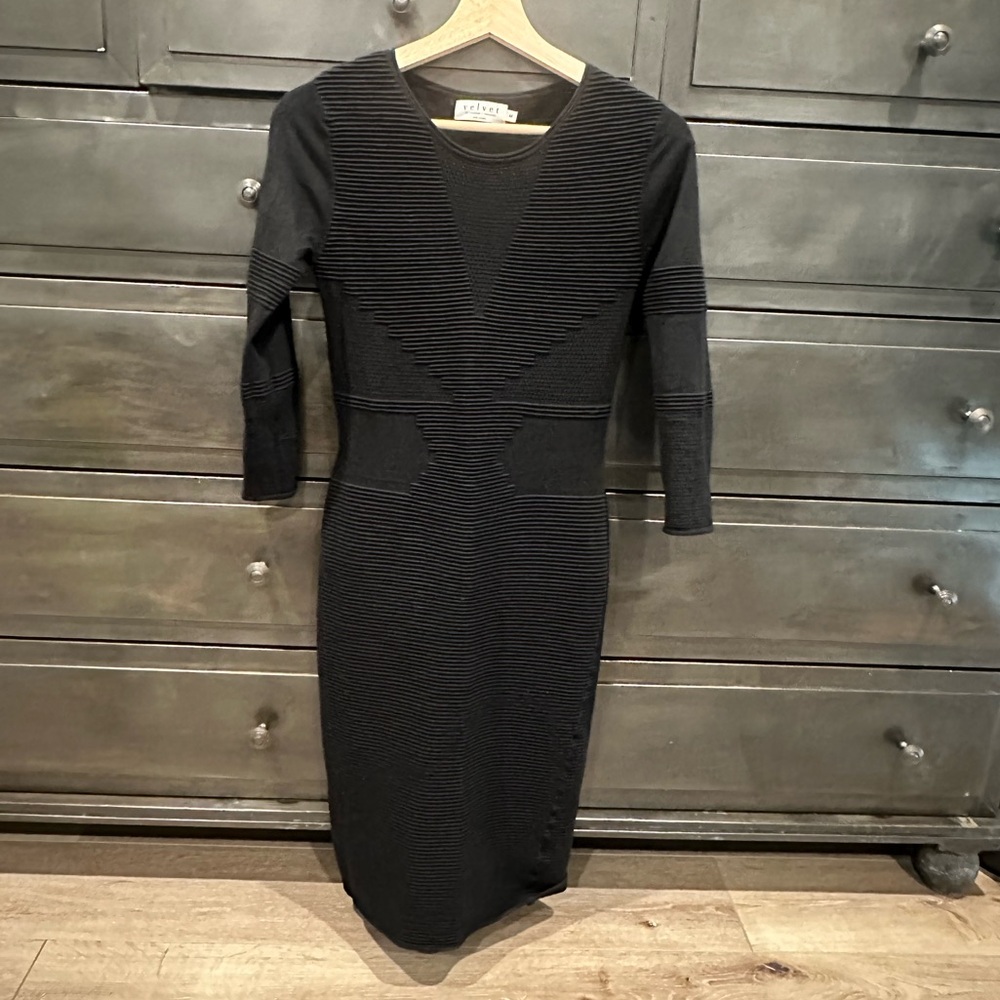 VELVET Graham & Spencer Long Sleeve Body Contour Fitted Black Dress